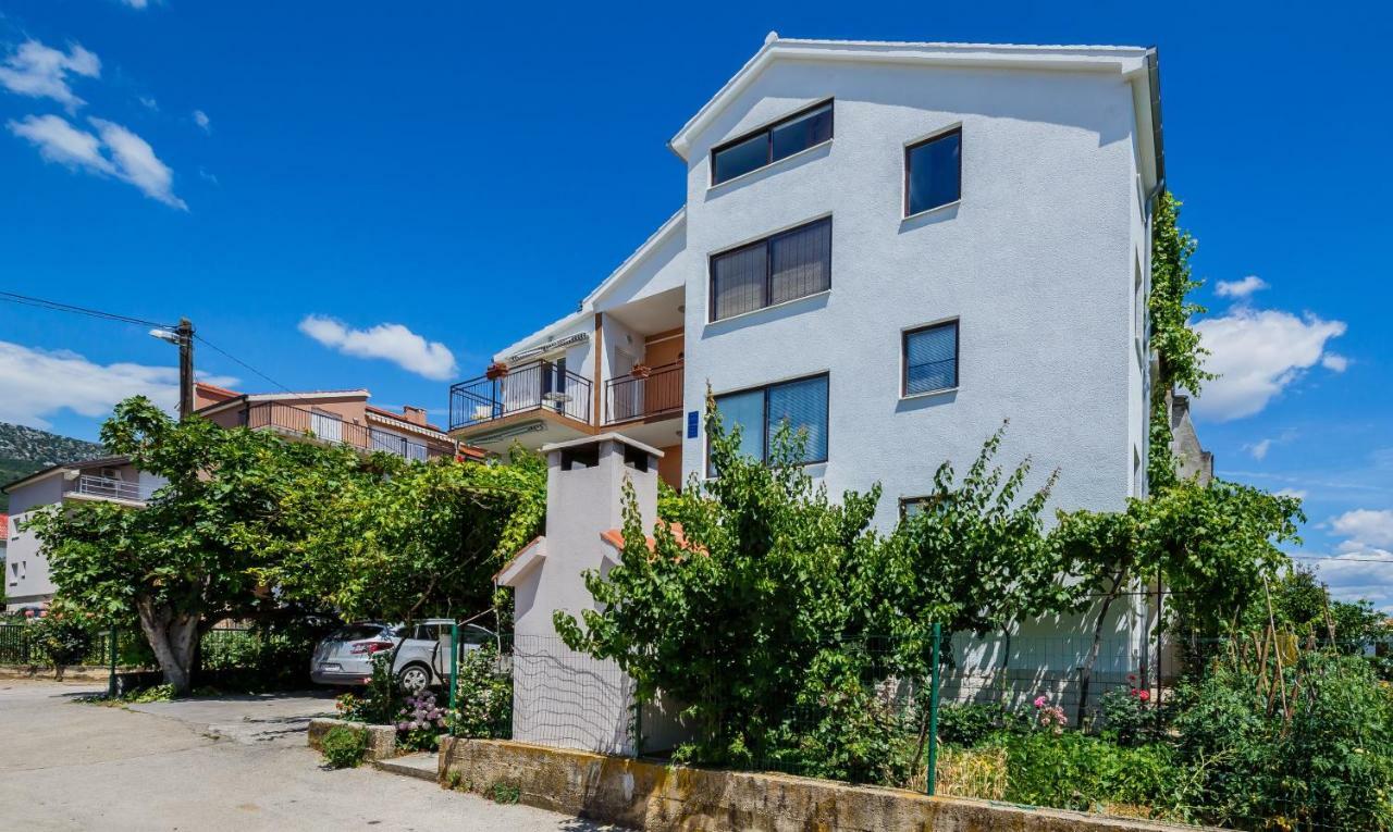 Apartments Mila Kaštela Exteriör bild
