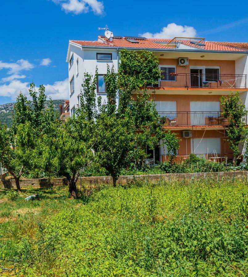 Apartments Mila Kaštela Exteriör bild